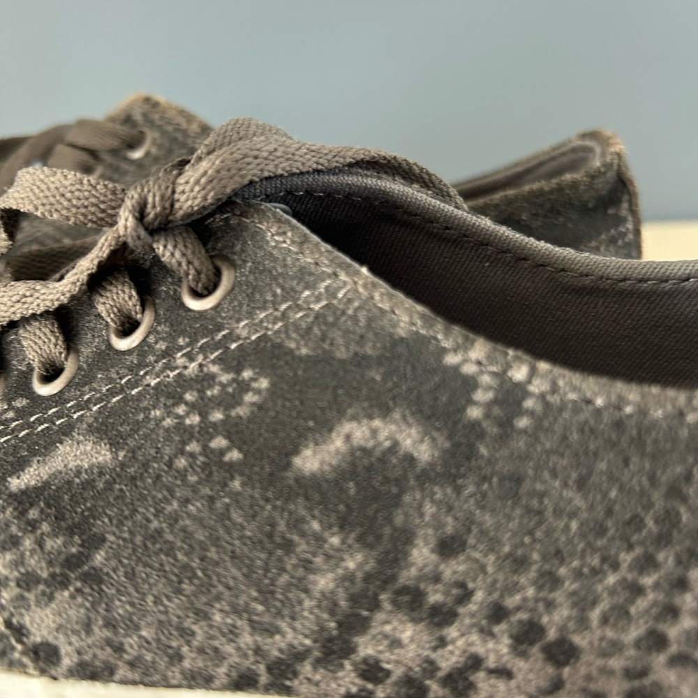 Vans Suede Python Print size 9.5 - Picture 2 of 5